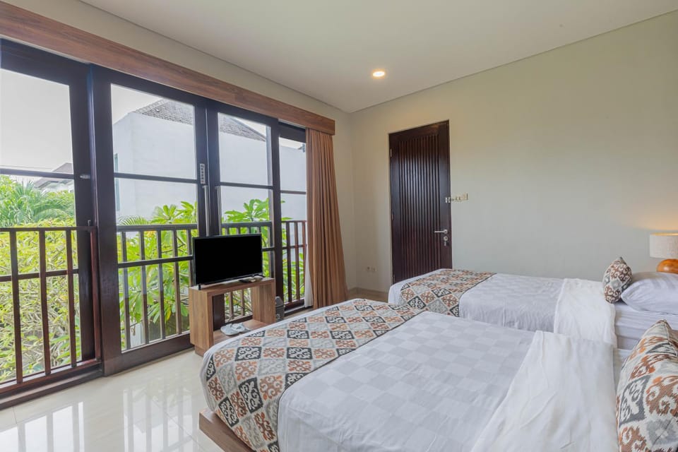 Bed, TV and multimedia, Bedroom