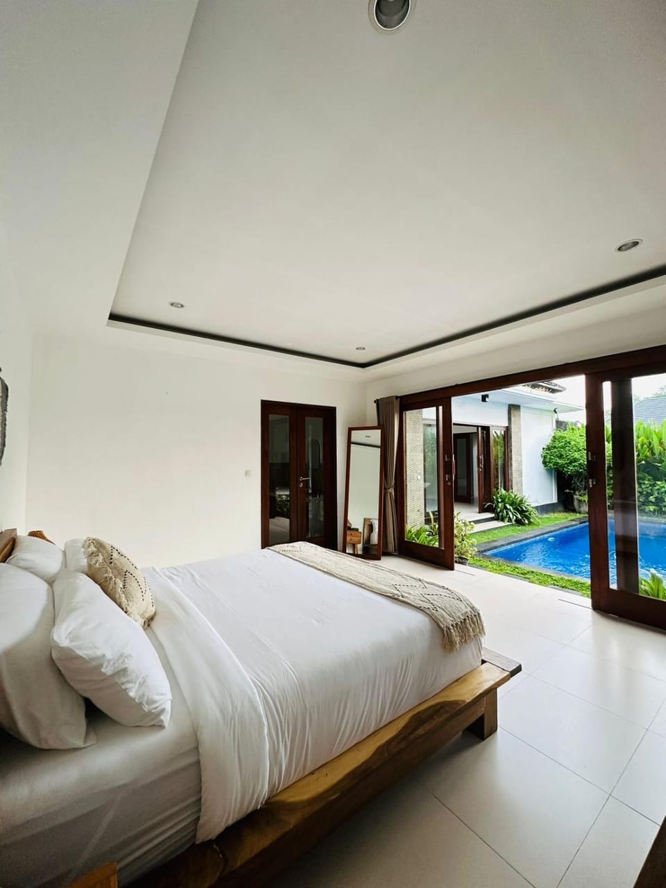 Bed, Bedroom, Pool view, Swimming pool
