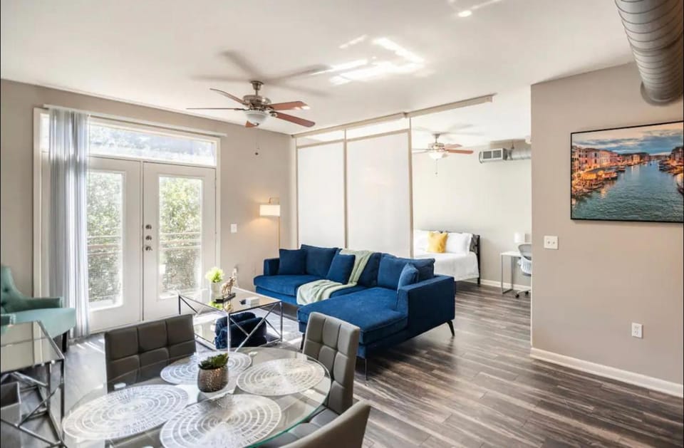 Charming 1,100 sq ft apartment near to The Shops at Legacy Apartment in Plano