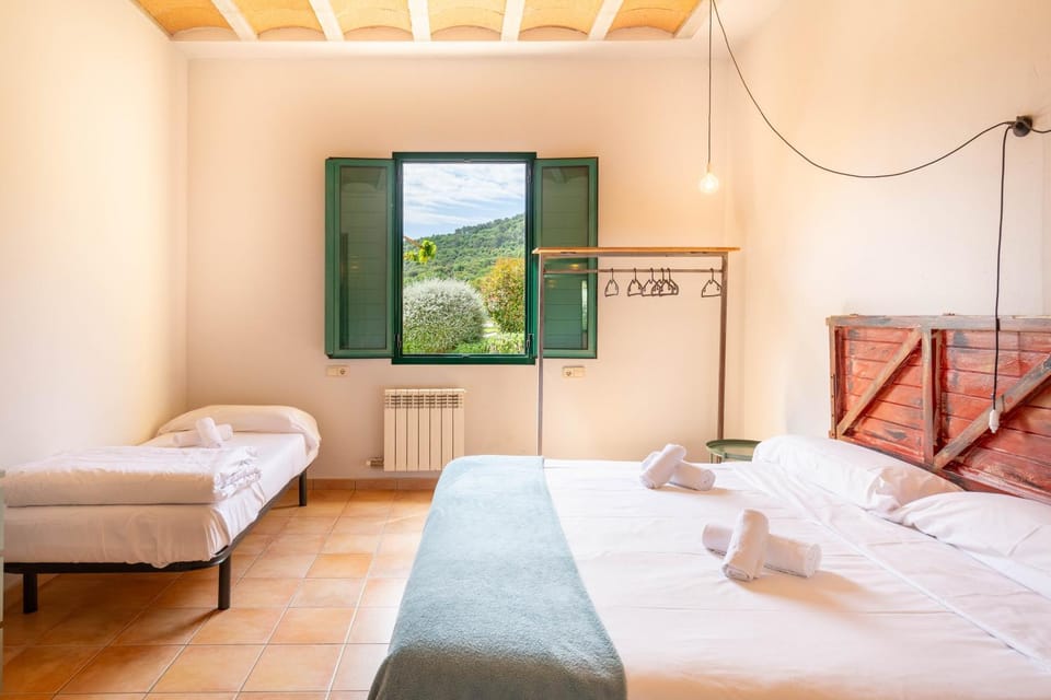 Property building, Living room, Bedroom