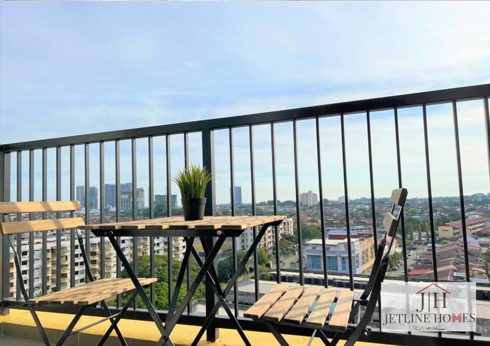 Melaka {Nova8 Suite} City-View/ 4Pax/ WIFI/tv-box Apartment in Malacca