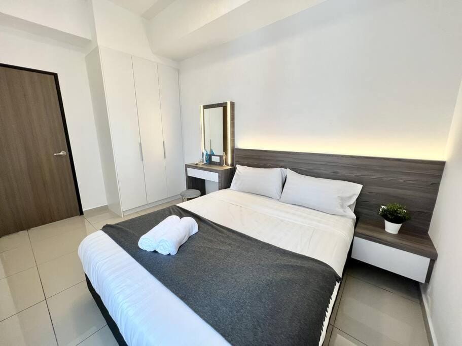 Middle Town Breezy Stay {Novo8} 4pax-Wifi Apartment in Malacca