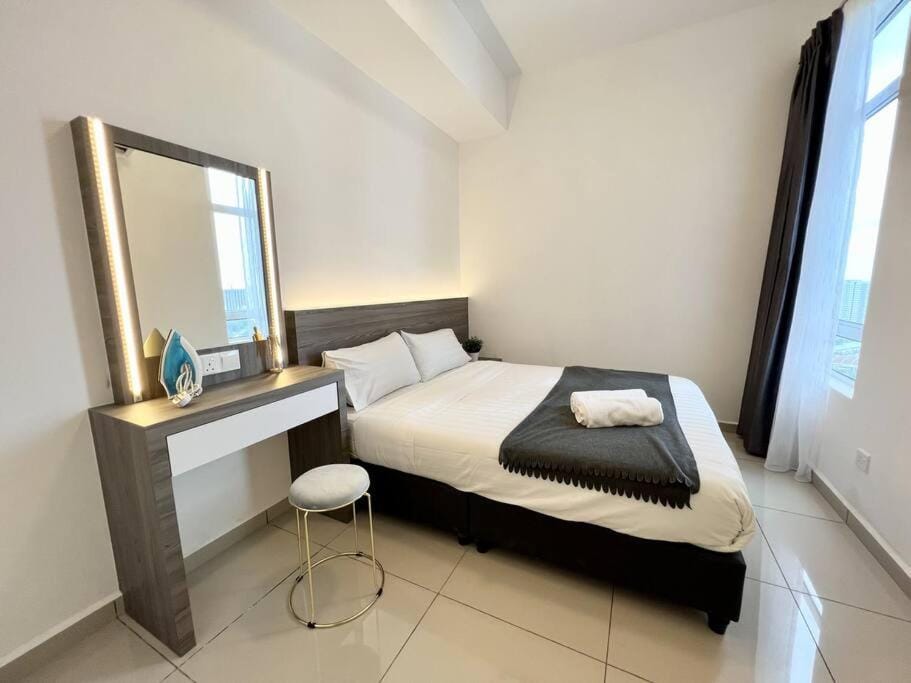 Middle Town Breezy Stay {Novo8} 4pax-Wifi Apartment in Malacca