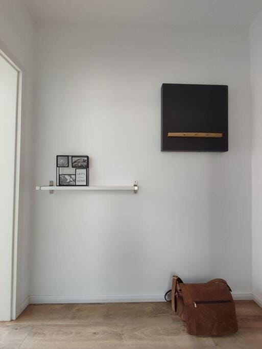50 qm Ferienwohnung für 3 Personen, Monteure oder Geschäftsreisende, 400 m bis Lokschuppen, Smart-TV, WLAN, Lidl fußläufig erreichbar Apartment in Bielefeld