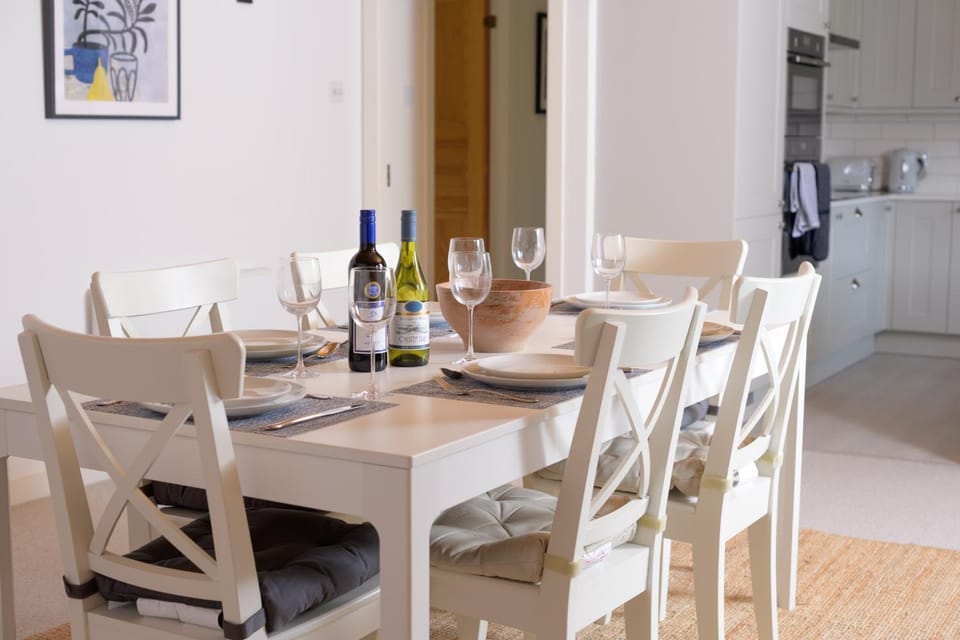 Seating area, Dining area