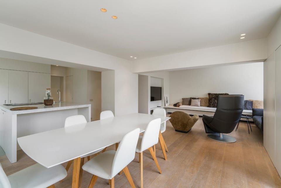 Living room, Seating area, Dining area