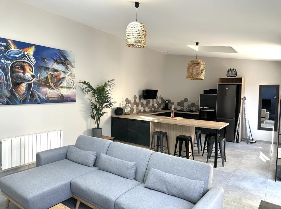 Kitchen or kitchenette, Living room, Seating area, Dining area, oven, pet friendly