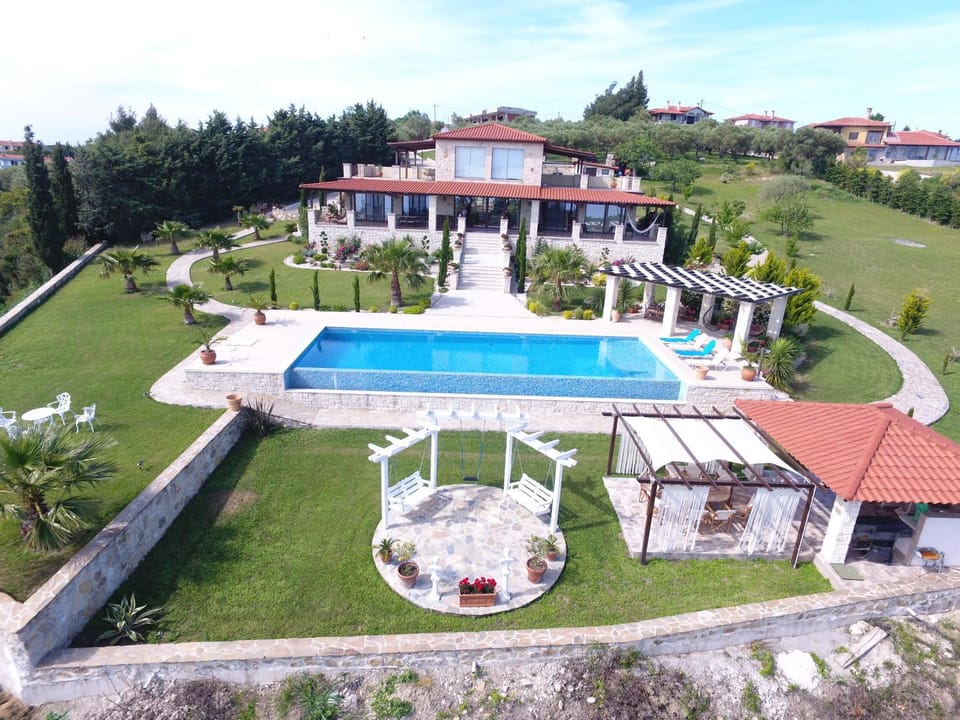 Property building, Swimming pool