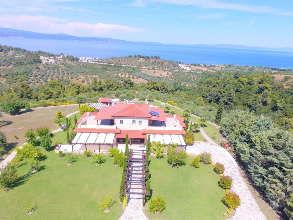 Property building, Mountain view, Pool view, Sea view, Swimming pool