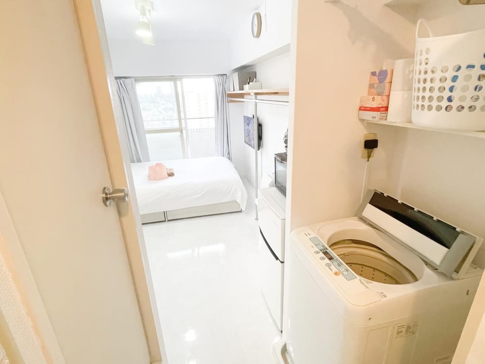 Bed, Bedroom, washing machine