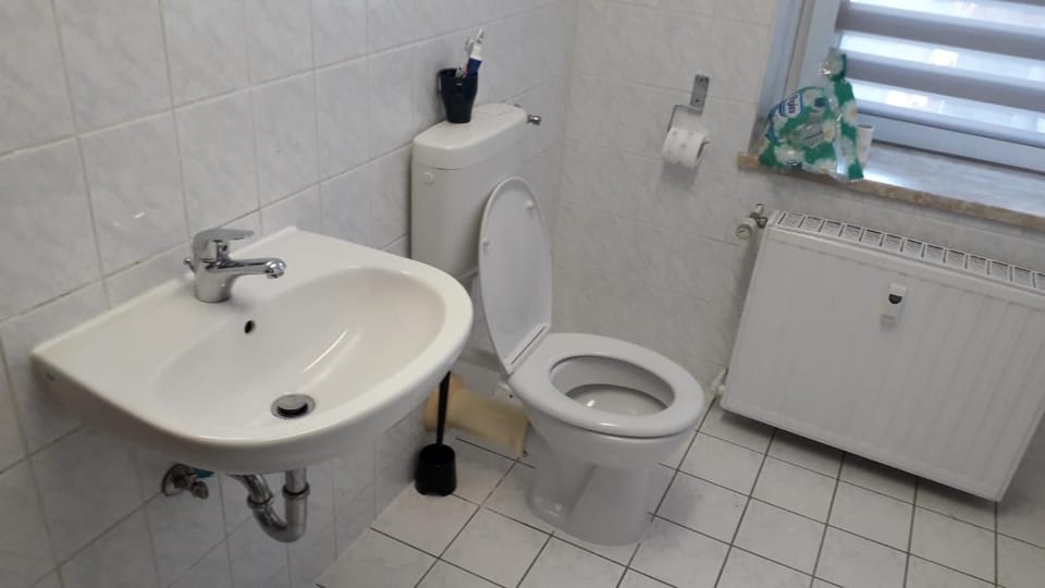 Toilet, Bathroom