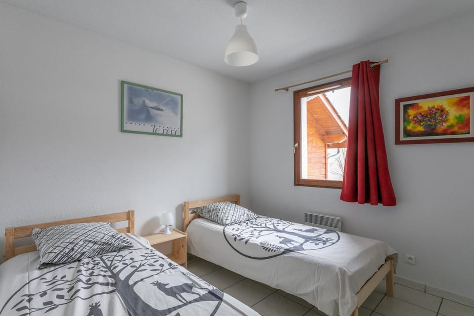 Property building, Living room, Bedroom