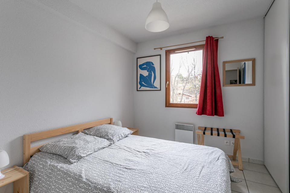 Living room, Bedroom