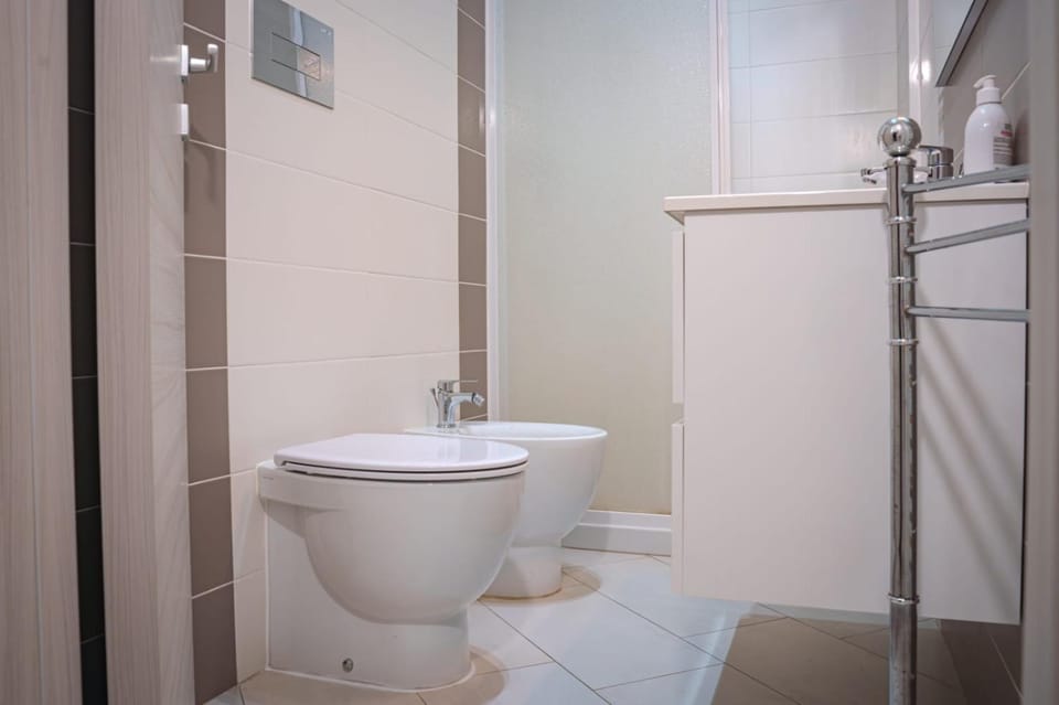 Shower, Toilet, Bathroom, bidet