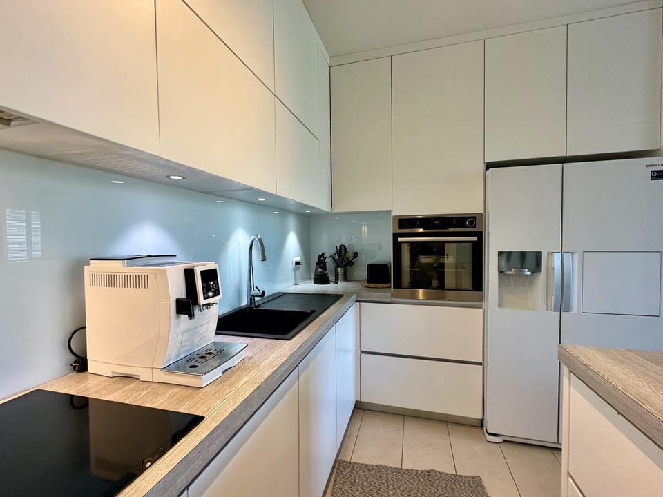 Kitchen or kitchenette, kitchen