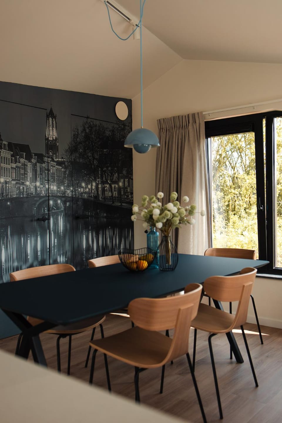 View (from property/room), Seating area, Dining area, Garden view, kitchen