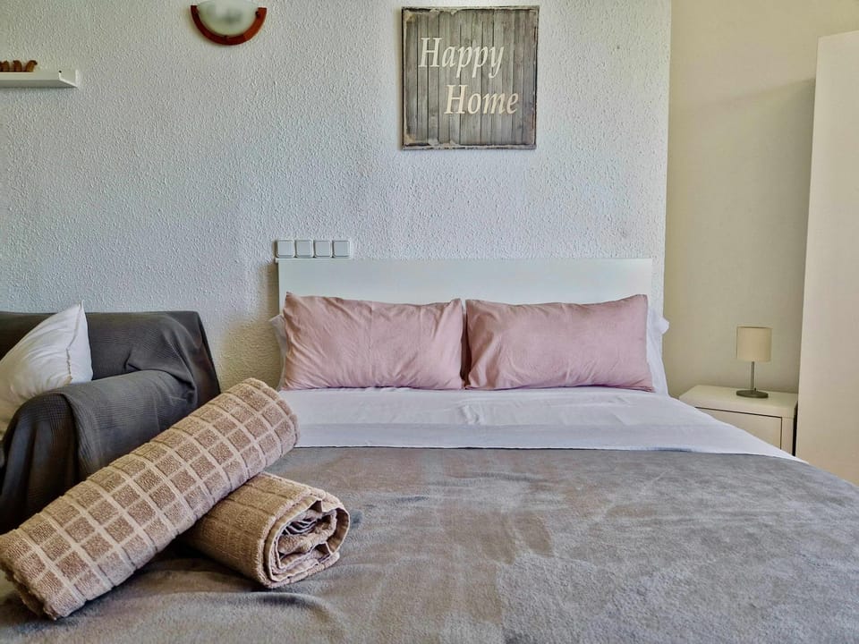 SR Almirante 1ª Linea de Playa Apartment in Sitio de Calahonda