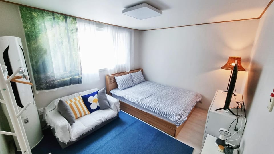 Property building, Bedroom, Area and facilities, internet, air conditioner