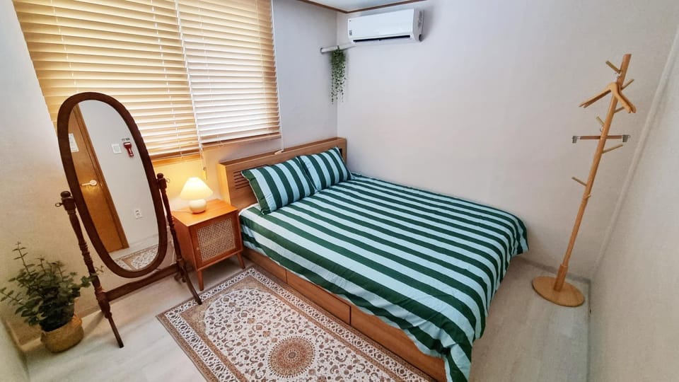 Property building, Bed, Bedroom, Area and facilities, internet, air conditioner