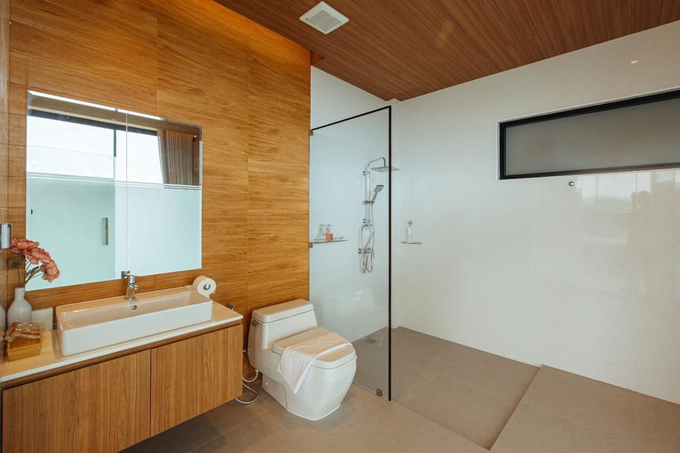 Shower, Toilet, Bathroom, Bath, towels