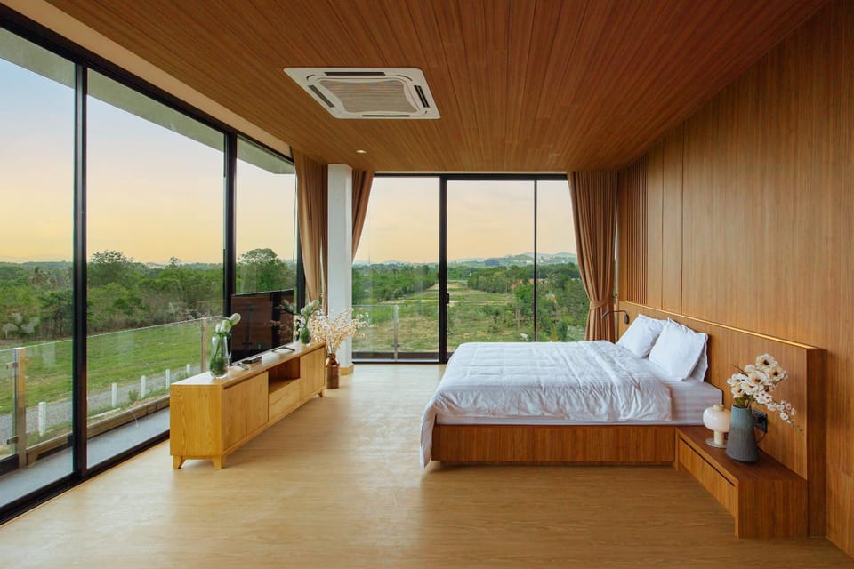 Bed, Natural landscape, View (from property/room), Photo of the whole room, Bedroom