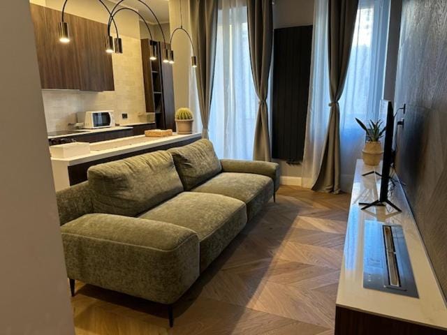 Communal lounge/ TV room, flat iron