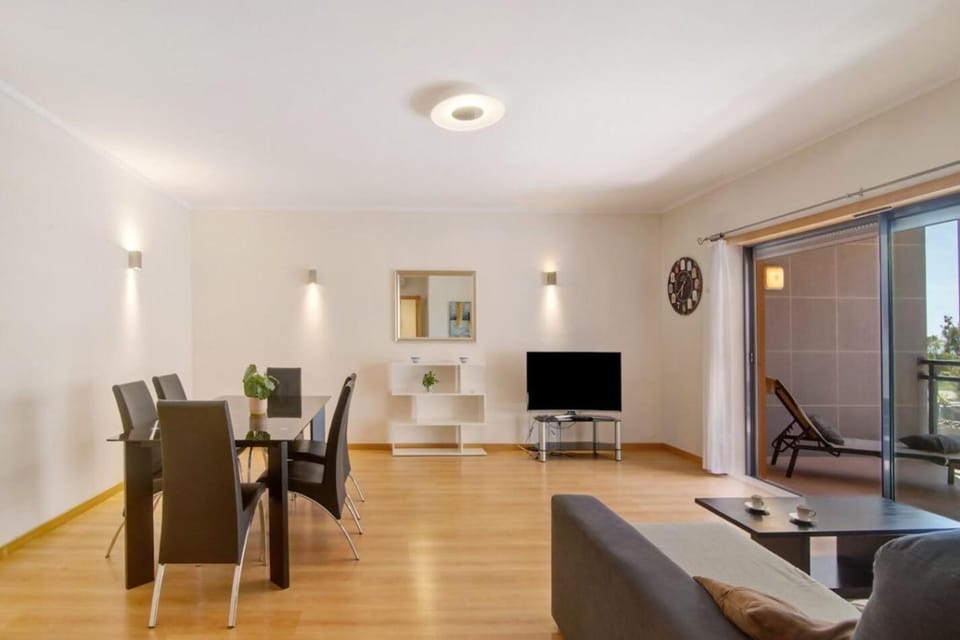 Communal lounge/ TV room, TV and multimedia, Living room, Seating area
