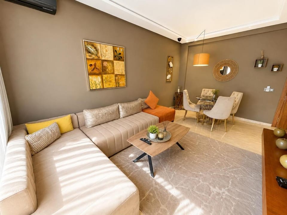 Elegant studio with jacuzzi terrace and swimming pool Apartment in Casablanca
