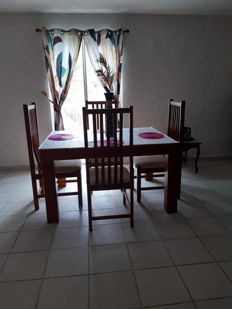 Seating area, Dining area