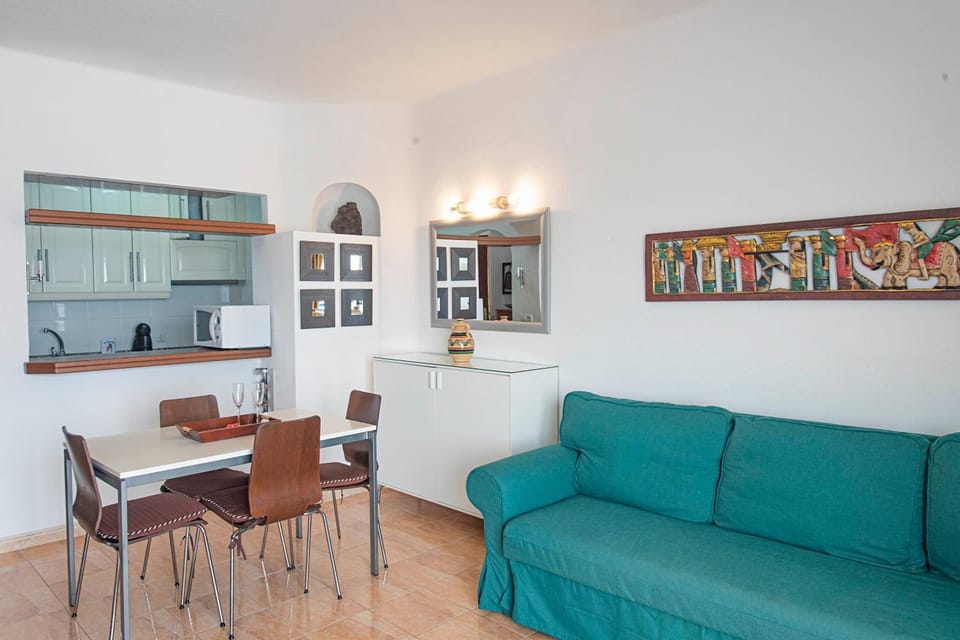 Kitchen or kitchenette, Living room, Dining area, minibar