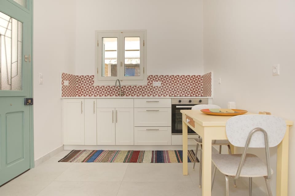 Mirtilo - Local Style, 1 Min from Main Beach House in Kardamena