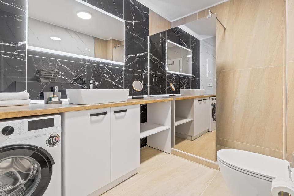 Toilet, Bathroom, washing machine