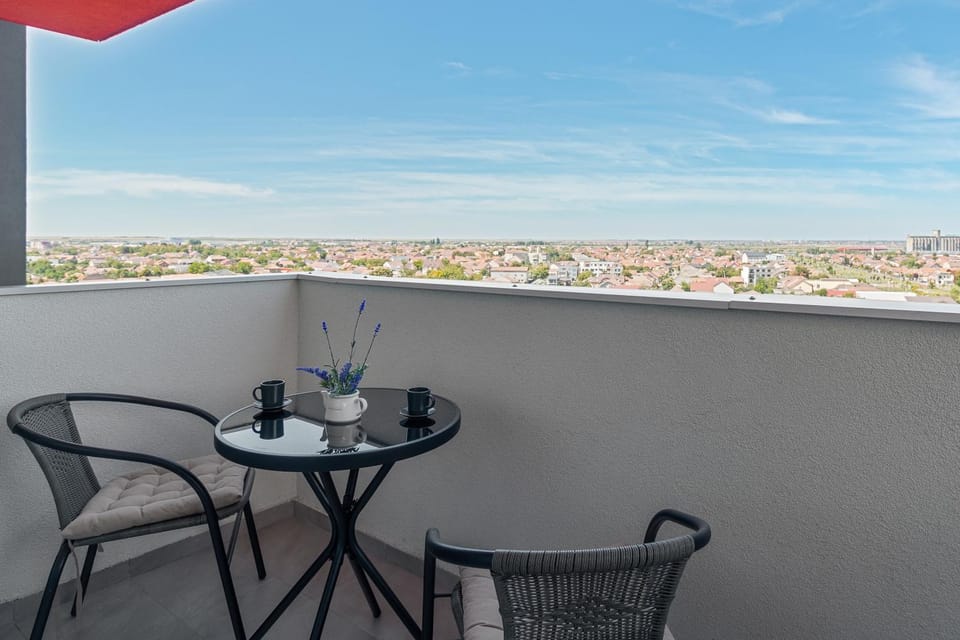 Balcony/Terrace, City view