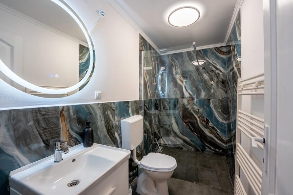 Shower, Bathroom, towels