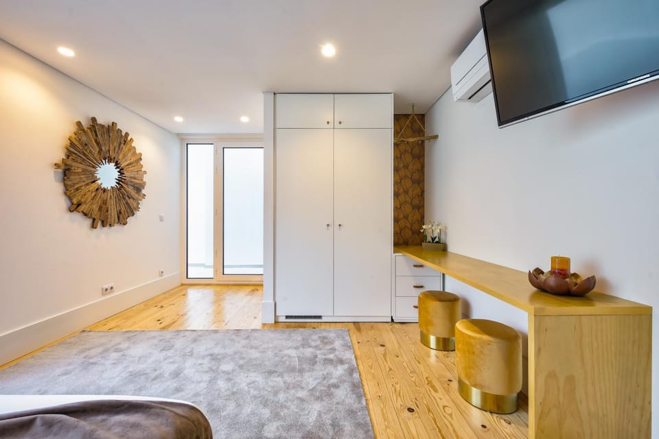 TV and multimedia, wardrobe