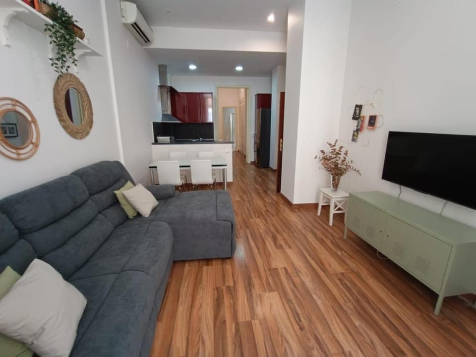 LU&CIA Calle Strachan Apartment in Malaga