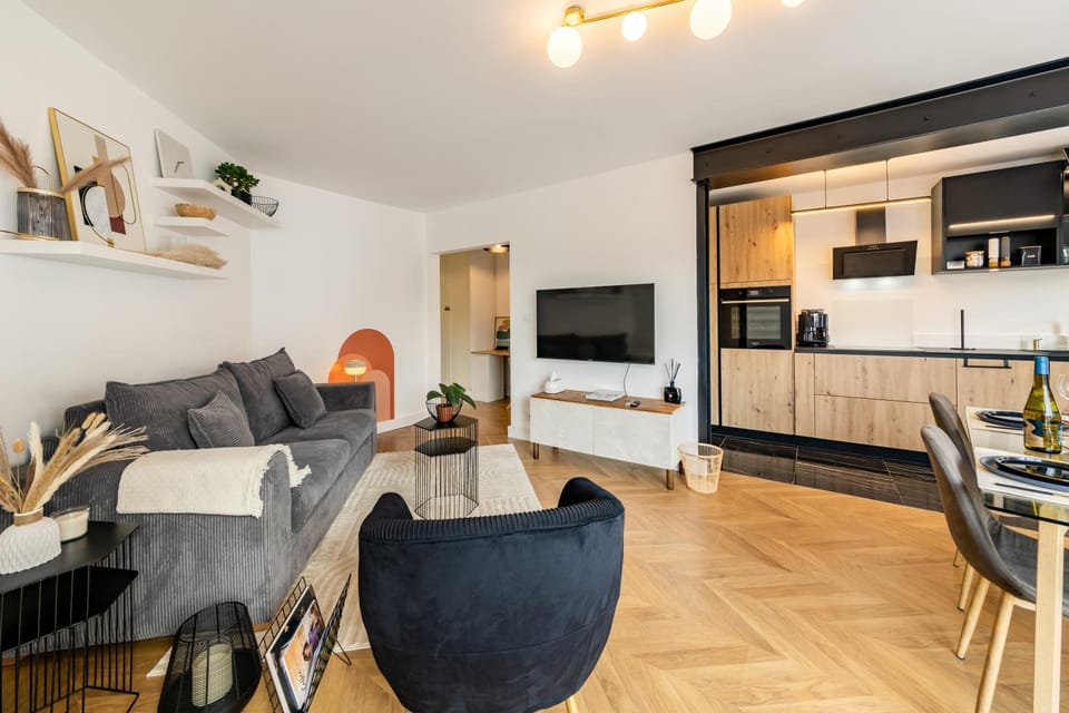 TV and multimedia, Living room, Seating area