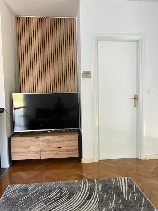 Čarobni apartman s pogledom Apartment in Tisno