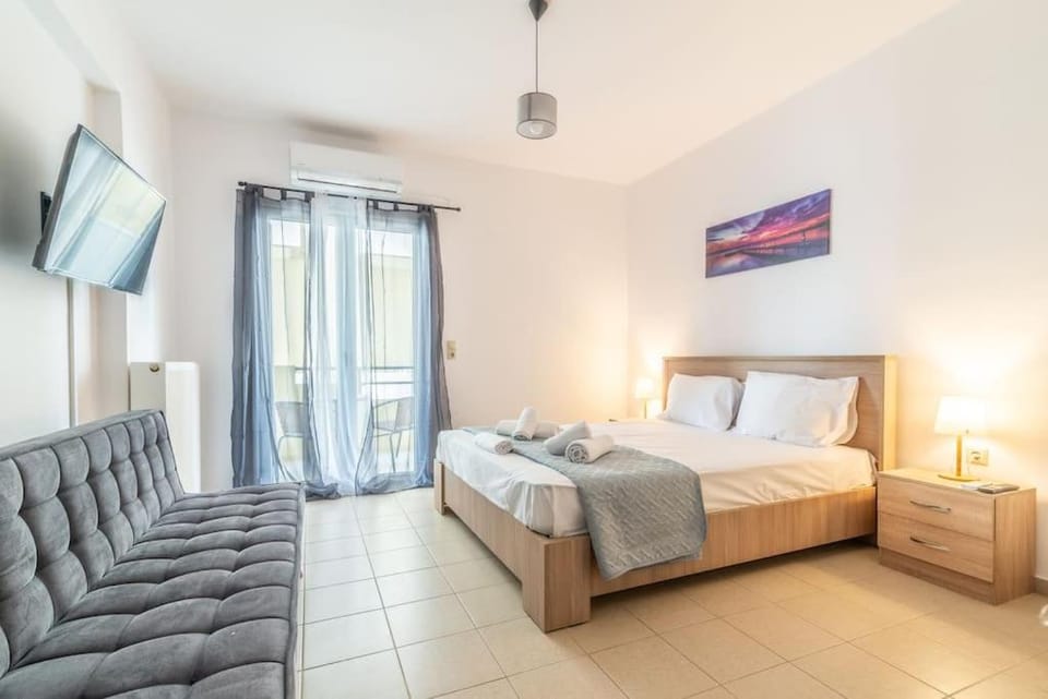 Bed, Living room, Photo of the whole room, Seating area