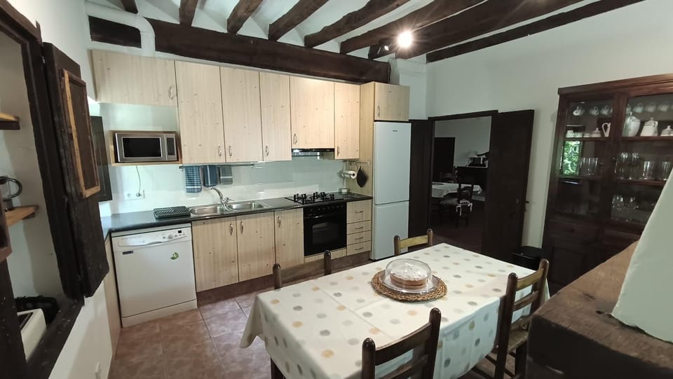 Spacious Country House for 8 near Olot Remote Work & Nature Escape House in Olot