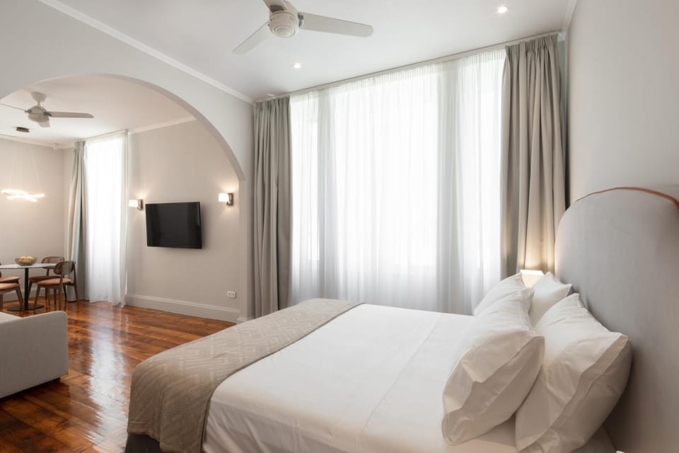 Seating area, Dining area, Bedroom