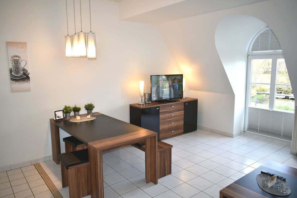 TV and multimedia, Living room, Dining area