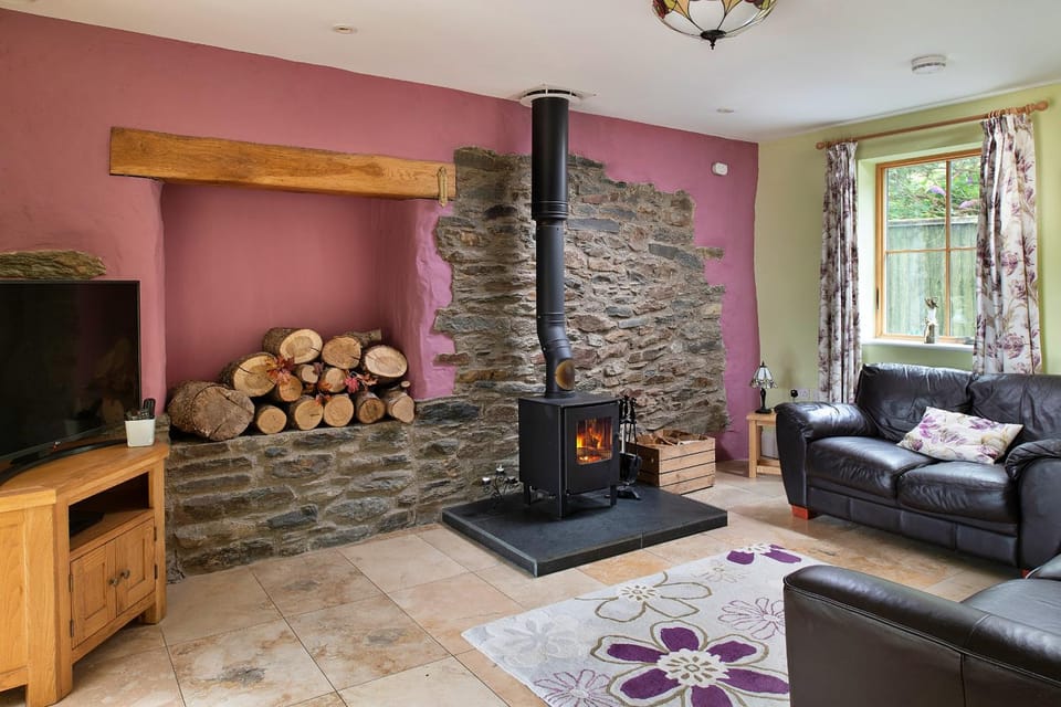 Communal lounge/ TV room, Living room, Evening entertainment