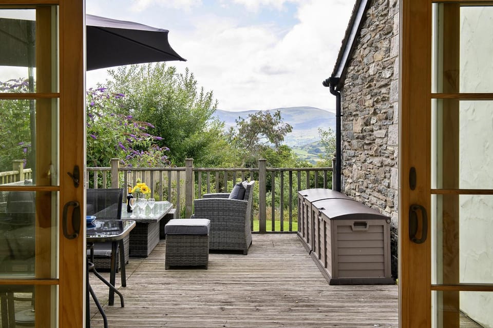 Patio, Spring, Off site, Day, Garden, Balcony/Terrace, Seating area, Garden view