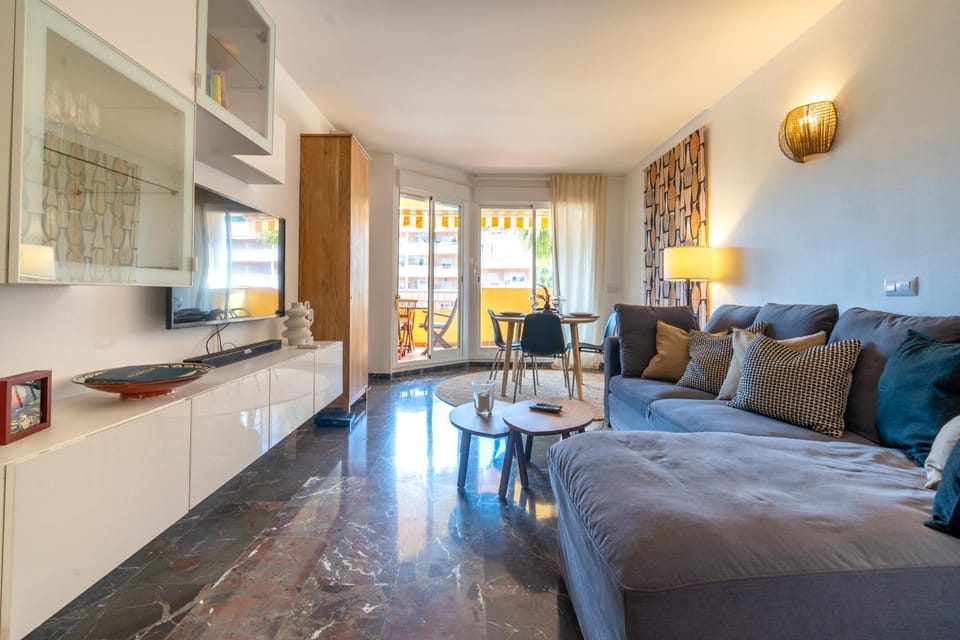 TV and multimedia, Living room, Dining area, air conditioner