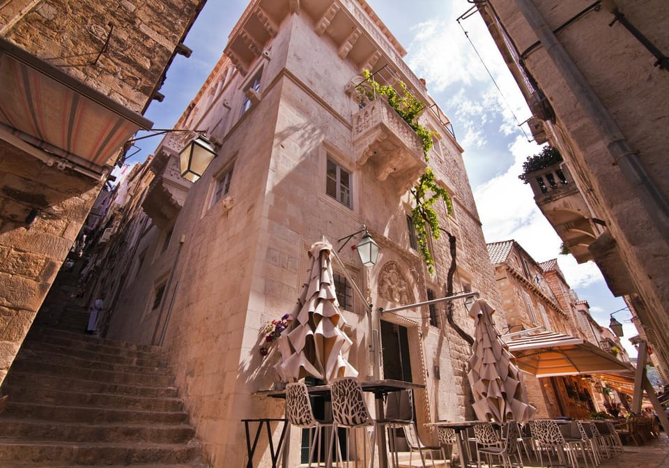 Facade/entrance, Facade/entrance