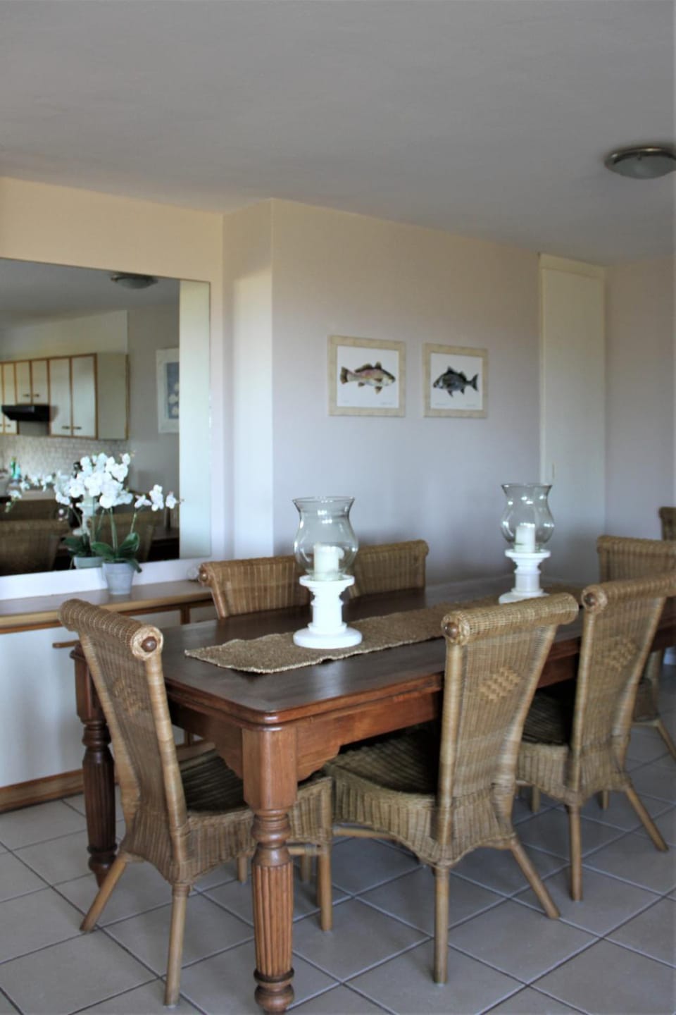 Seating area, Dining area