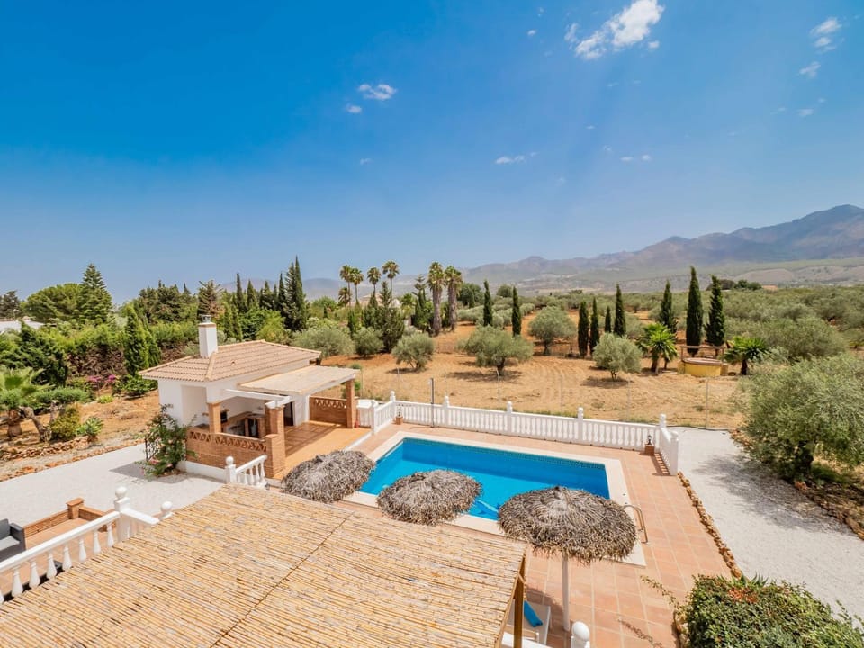 Property building, Patio, Nearby landmark, Spring, Day, Natural landscape, Garden, Garden view, Mountain view, Pool view, Swimming pool, sunbed