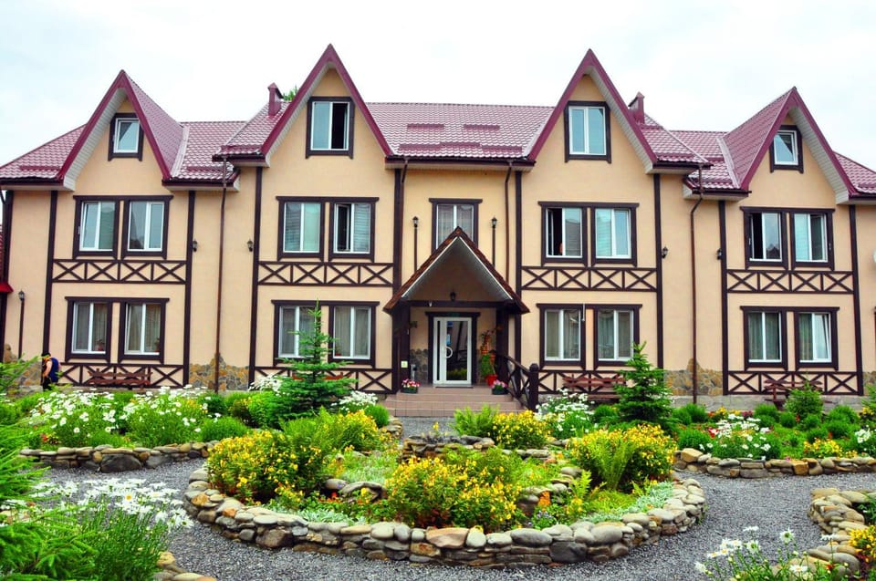Property building, Facade/entrance