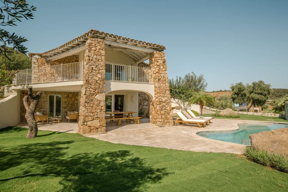 Property building, Garden, Pool view